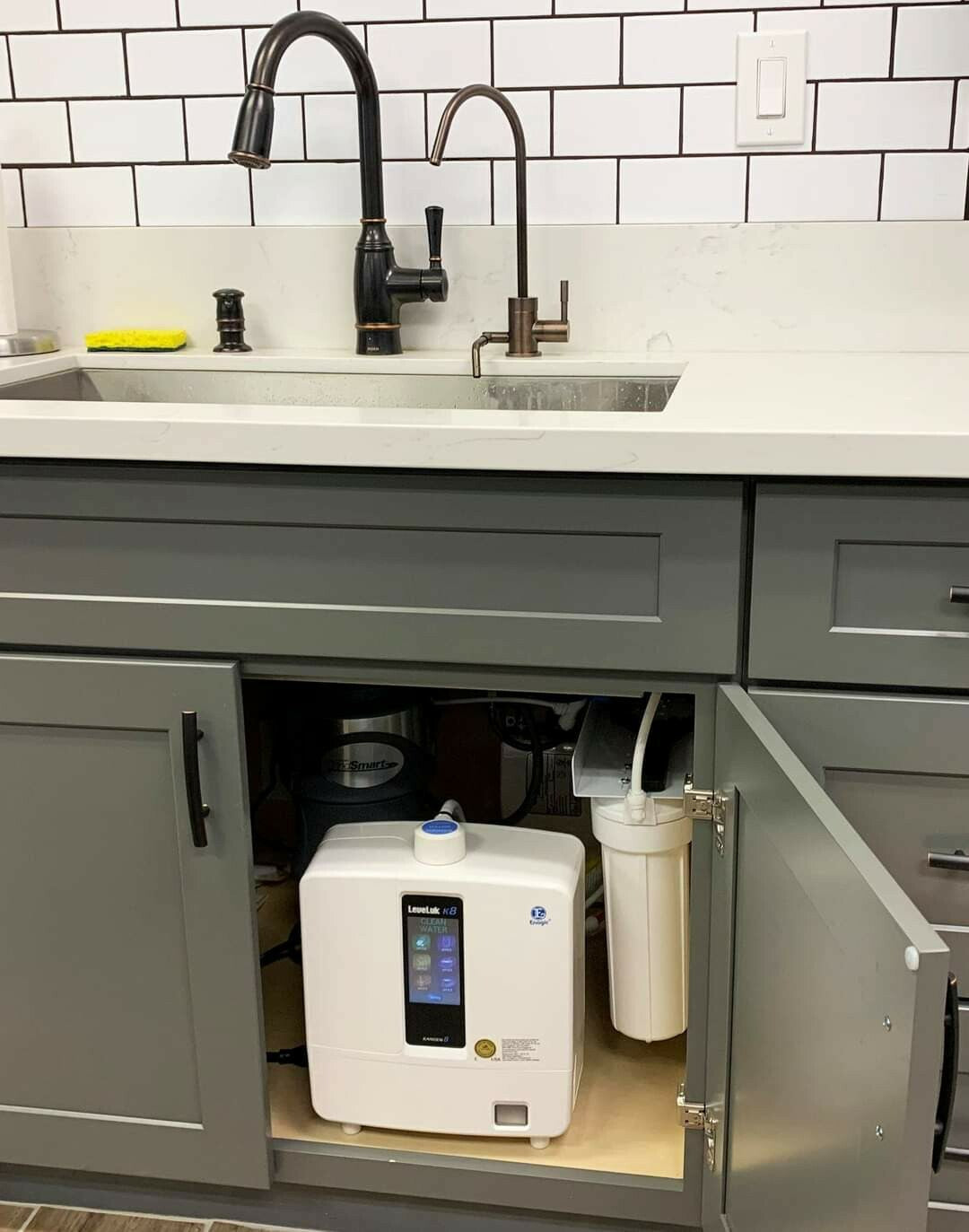 Under Bench Ionizer Faucet 04 - Matte Black